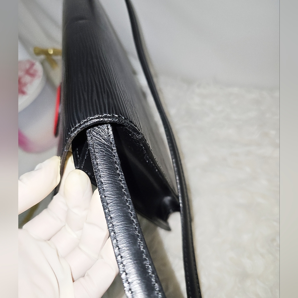 🔥😍Beautiful Condition😍🔥 Authentic Louis Vuitton Crossbody Bag Epi - Picture 12 of 17
